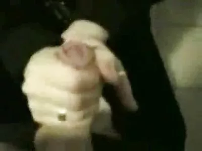 Kuk blir starkare och pojken kan inte vänta längre svenska sex cam med att få på den