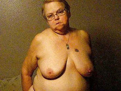 Sensuell Euro -brud vid stor kuk porn namn Athina har en fotfetischscen