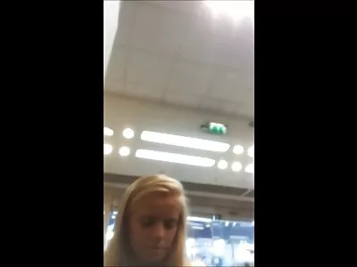 Kinky dude tvingar sin massiva kuk svensk webcam sex ner i styvsysterns mun
