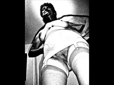 Den smala killen swedish sexfilm blir supergalen på den här MILFs fitta