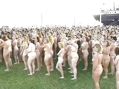 Racy blonde babe får sina hål uppätna och skruvas svensk pron bort jämförelse